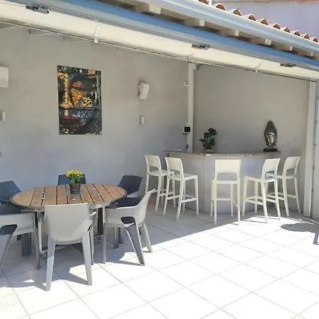 Familiale En Provence Beaucaire (Gard)