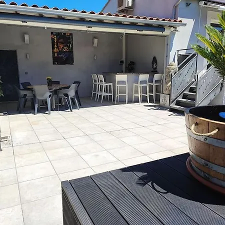 Villa Familiale En Provence Beaucaire (Gard)